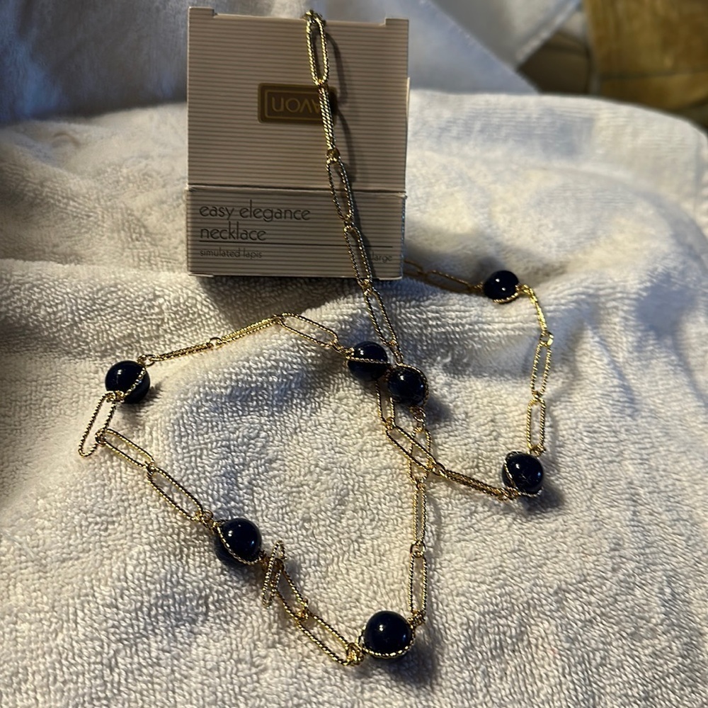 Avon 1991 Vintage Easy Elegance Necklace 15” Large Simulated Lapis/Goldtone